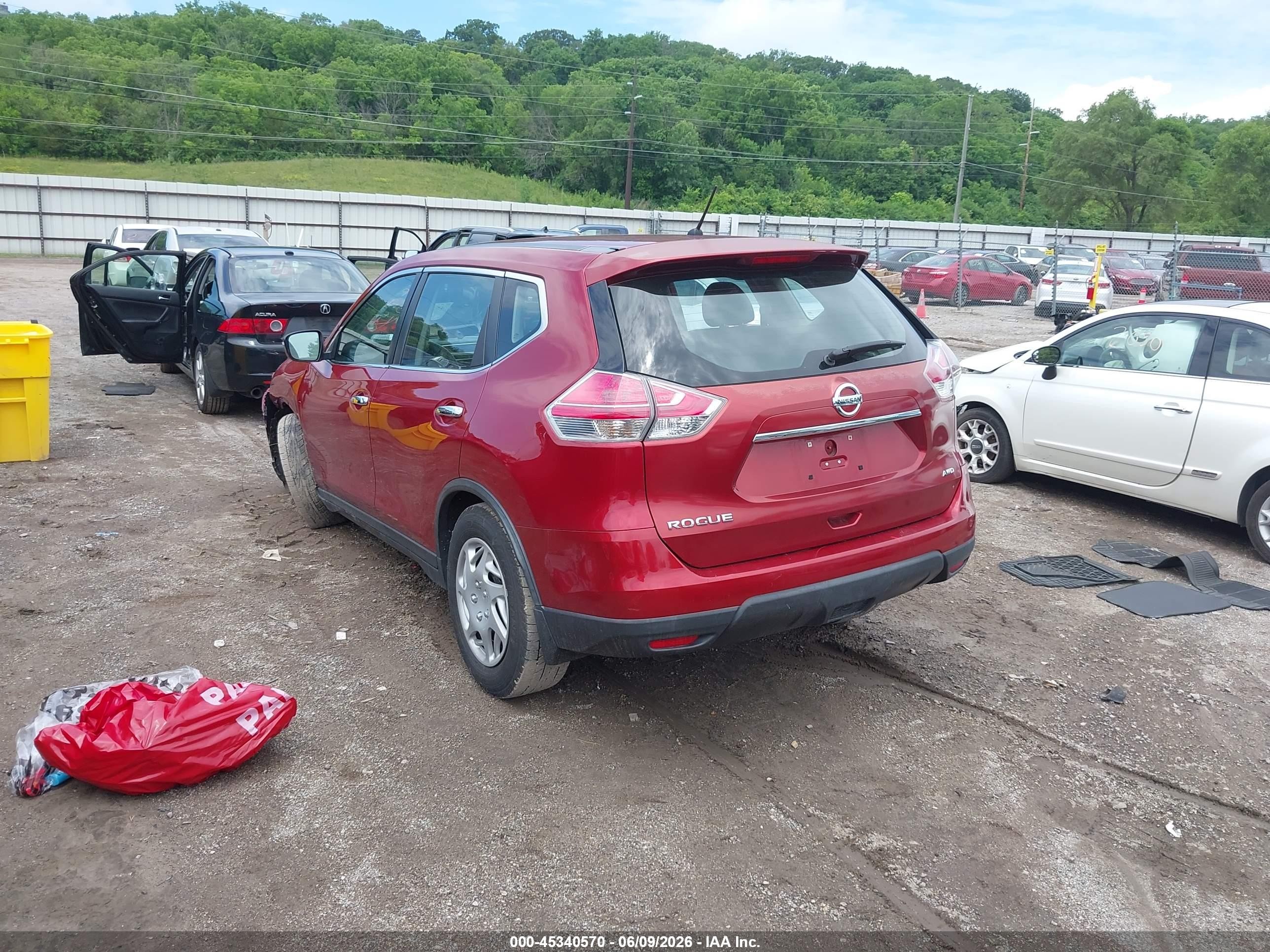 2015 Nissan Rogue S Красный vin: KNMAT2MV9FP515110