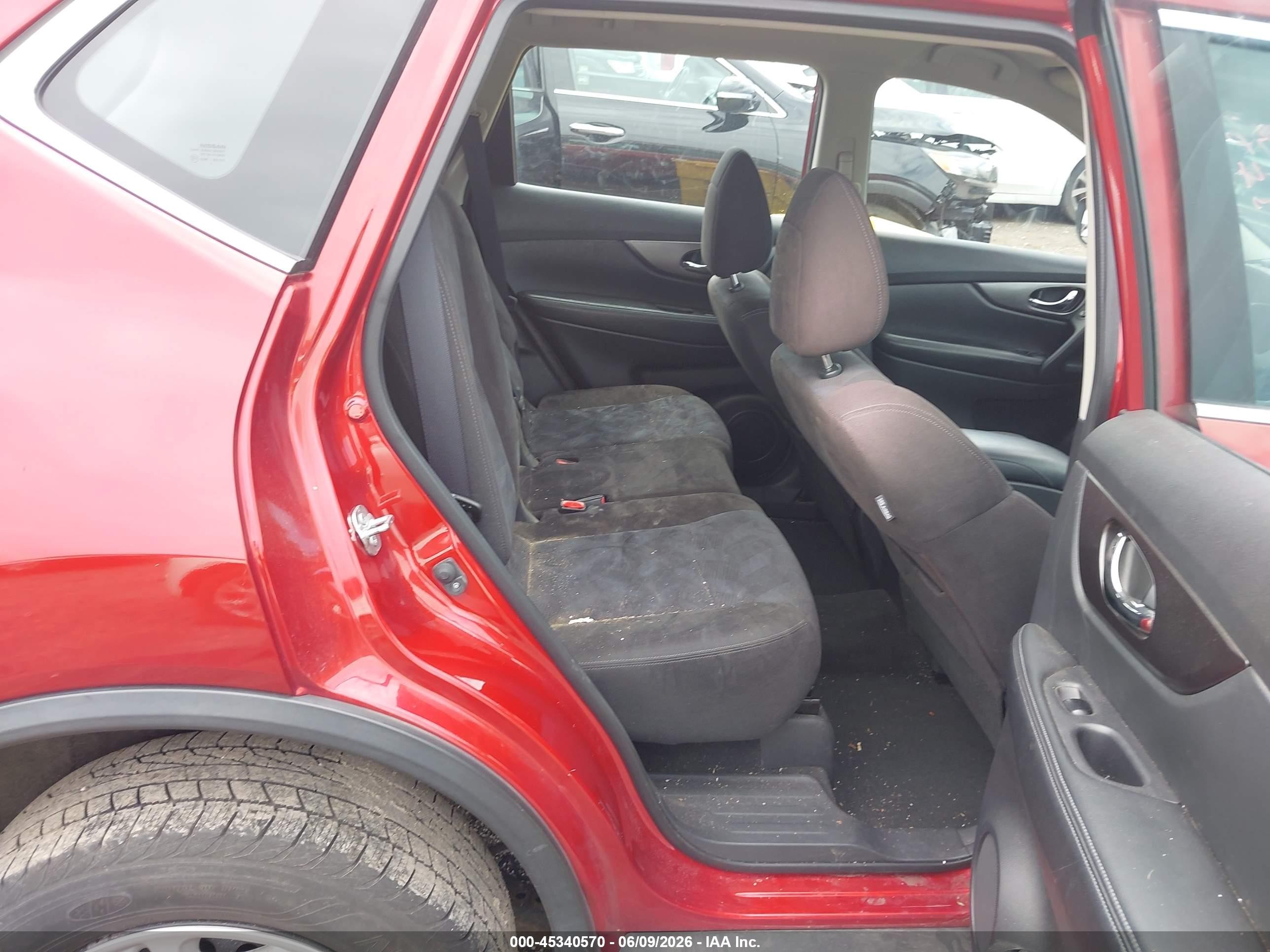 2015 Nissan Rogue S Красный vin: KNMAT2MV9FP515110