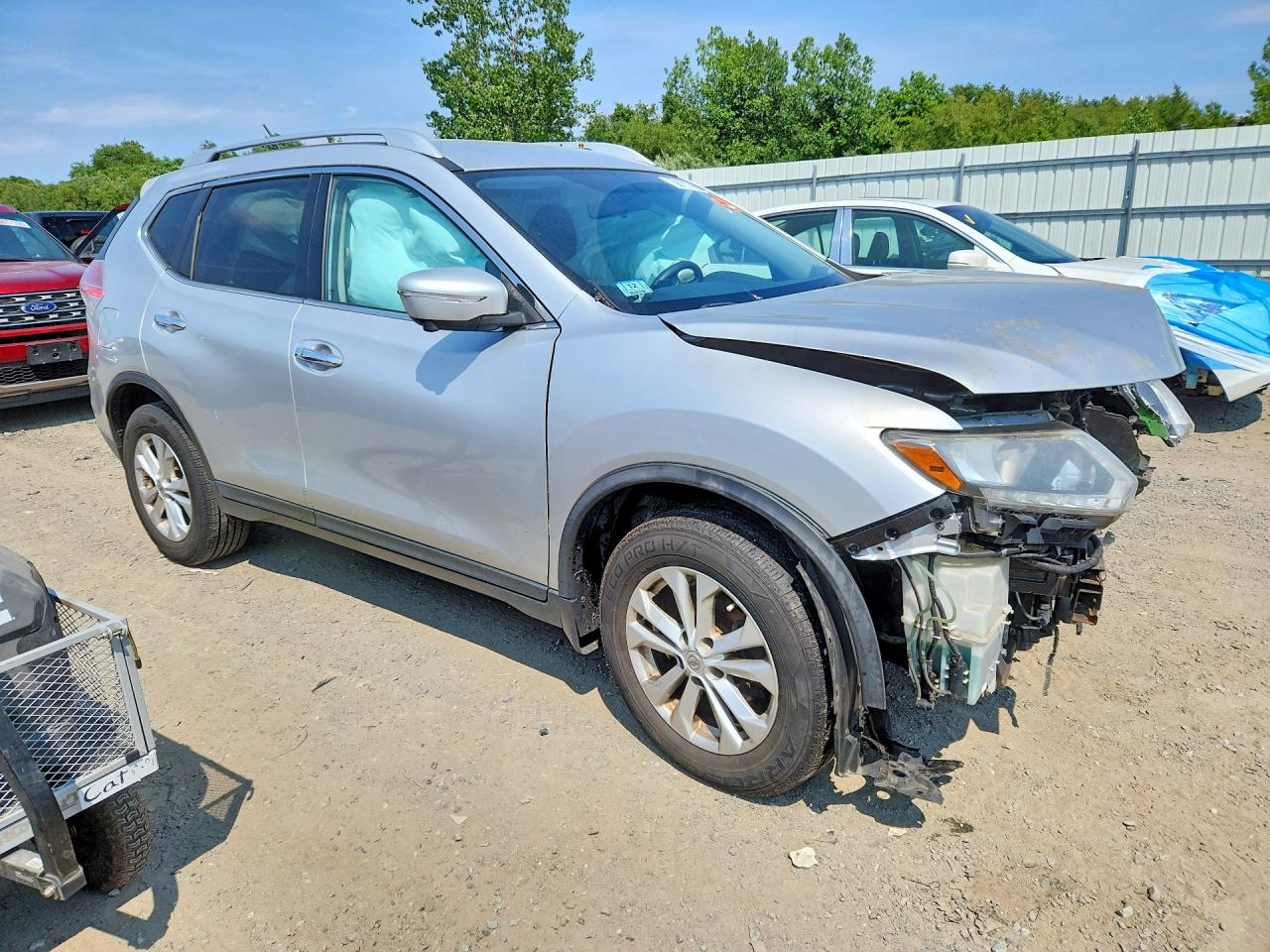 2015 Nissan Rogue Sv Silver vin: KNMAT2MV9FP515284