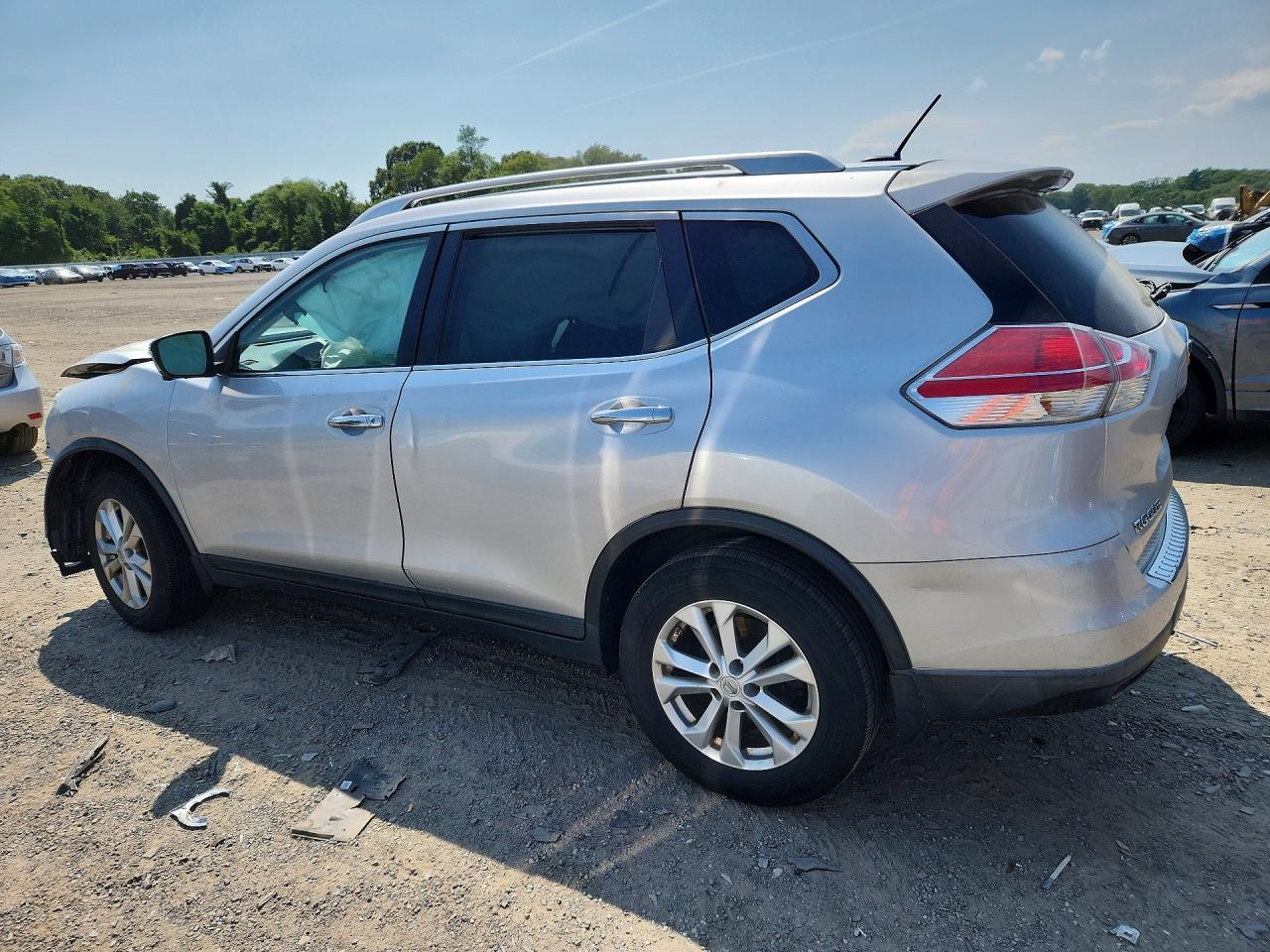 2015 Nissan Rogue Sv Silver vin: KNMAT2MV9FP515284