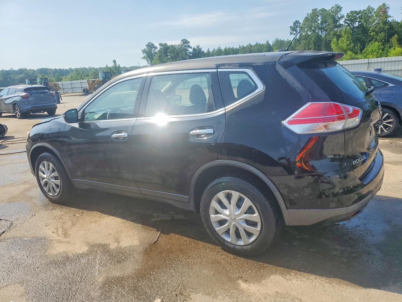 2015 Nissan Rogue S Black vin: KNMAT2MV9FP528553