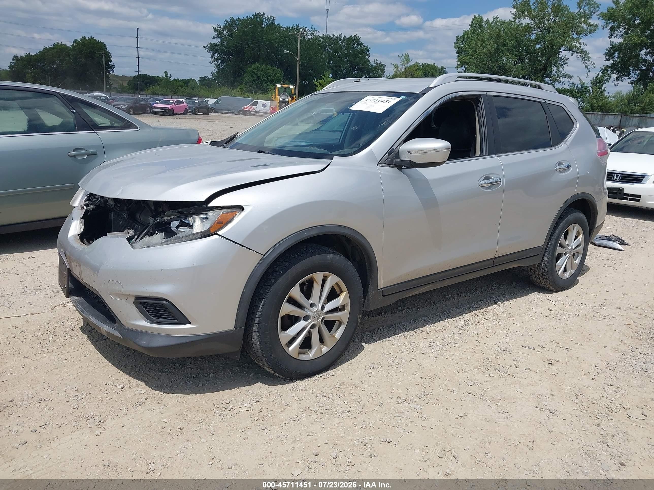 2015 Nissan Rogue Sv Silver vin: KNMAT2MV9FP538452