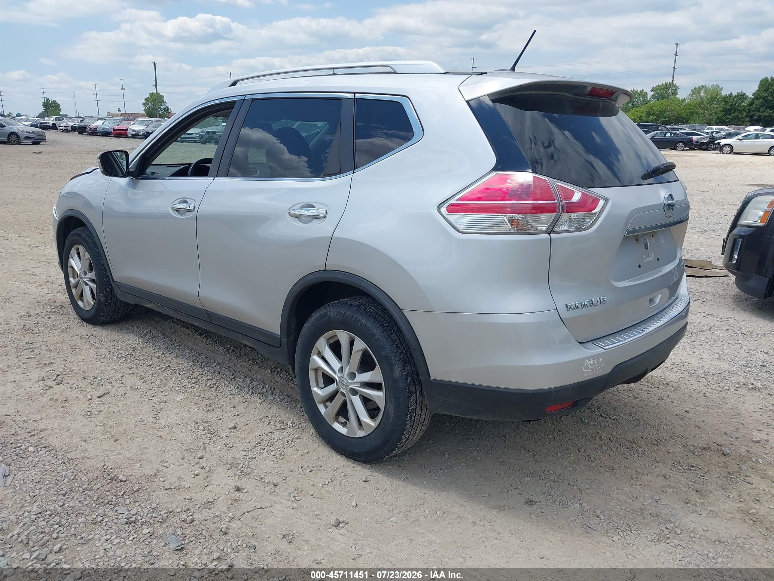2015 Nissan Rogue Sv Silver vin: KNMAT2MV9FP538452