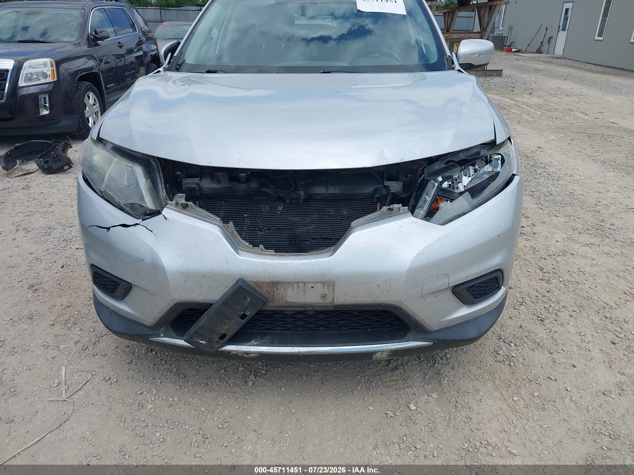 2015 Nissan Rogue Sv Silver vin: KNMAT2MV9FP538452
