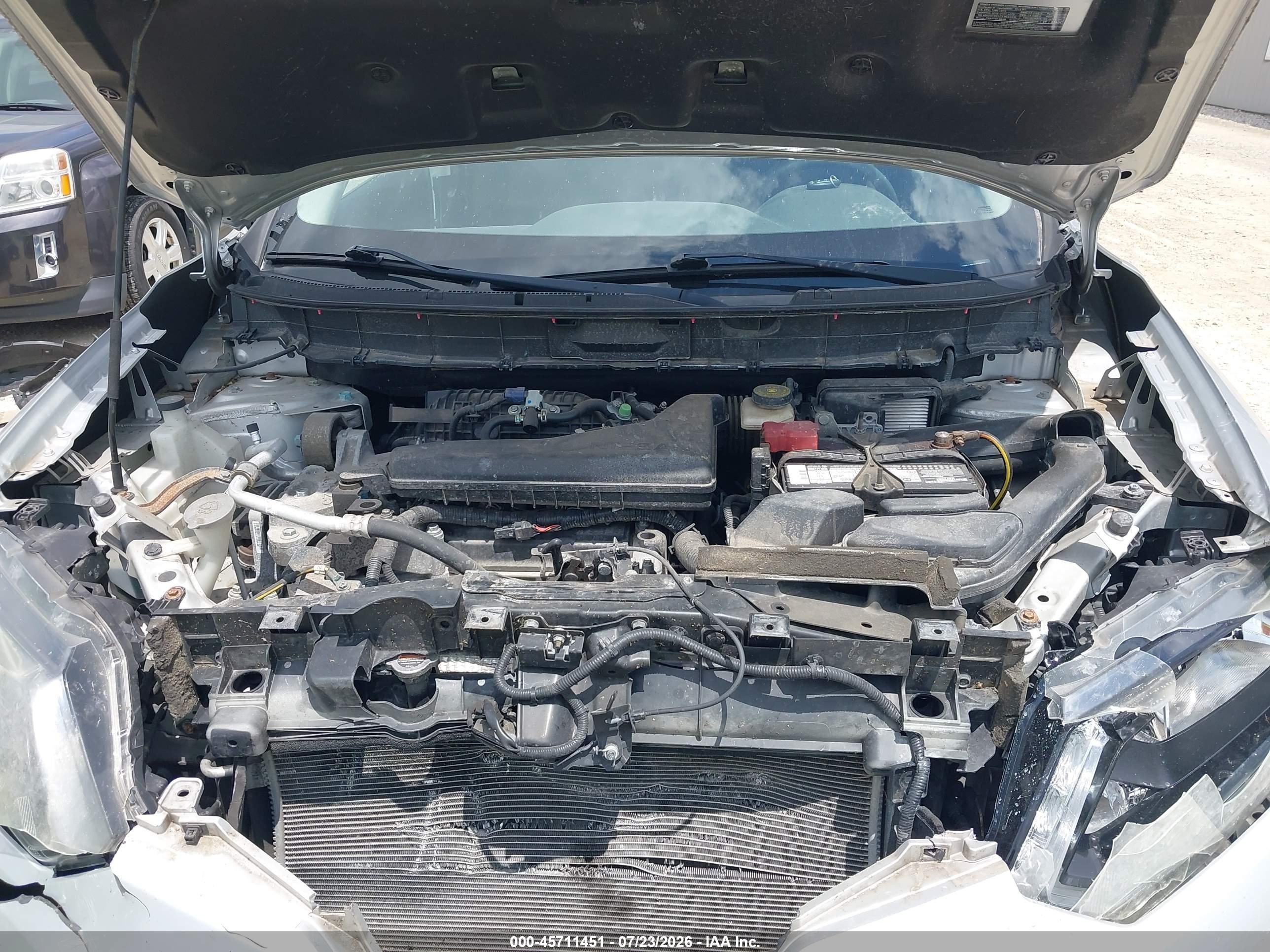 2015 Nissan Rogue Sv Silver vin: KNMAT2MV9FP538452
