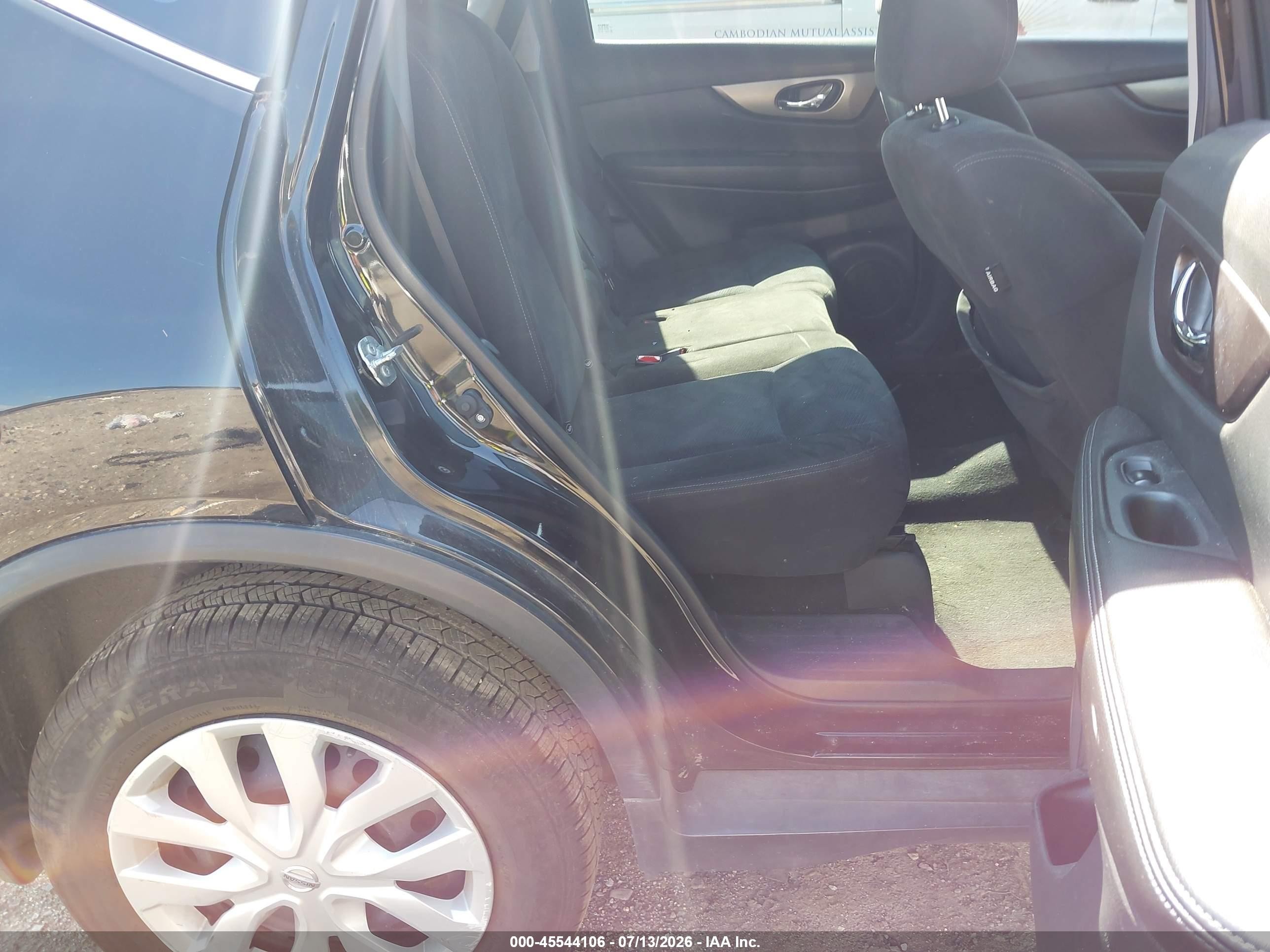 2015 Nissan Rogue S Черный vin: KNMAT2MV9FP542081