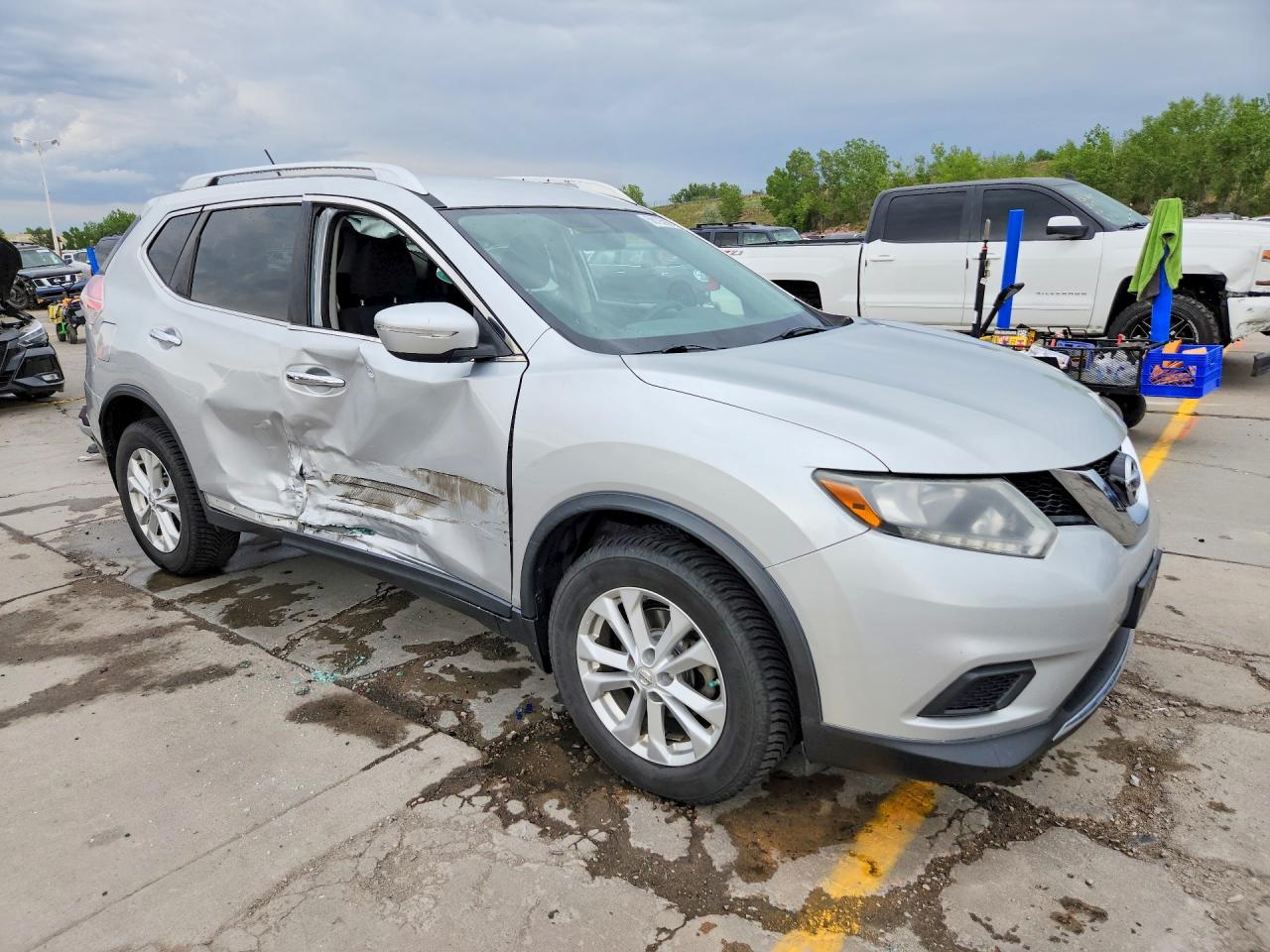 2015 Nissan Rogue Sv Silver vin: KNMAT2MV9FP555428