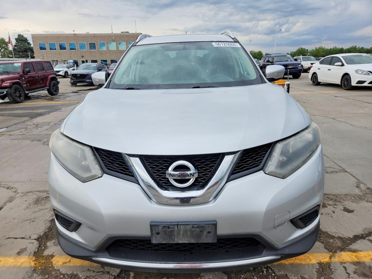 2015 Nissan Rogue Sv Silver vin: KNMAT2MV9FP555428