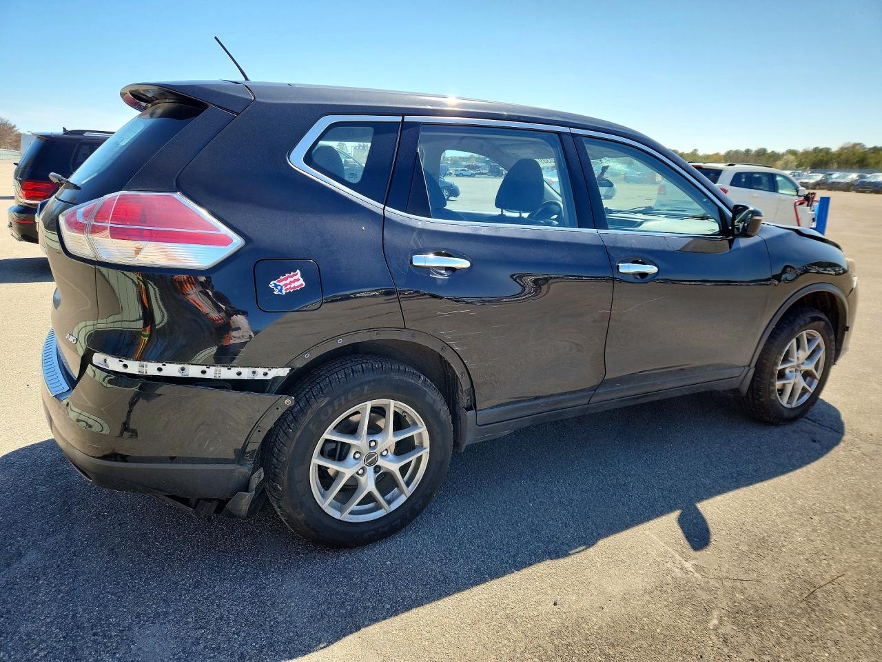 2015 Nissan Rogue S Black vin: KNMAT2MV9FP561651