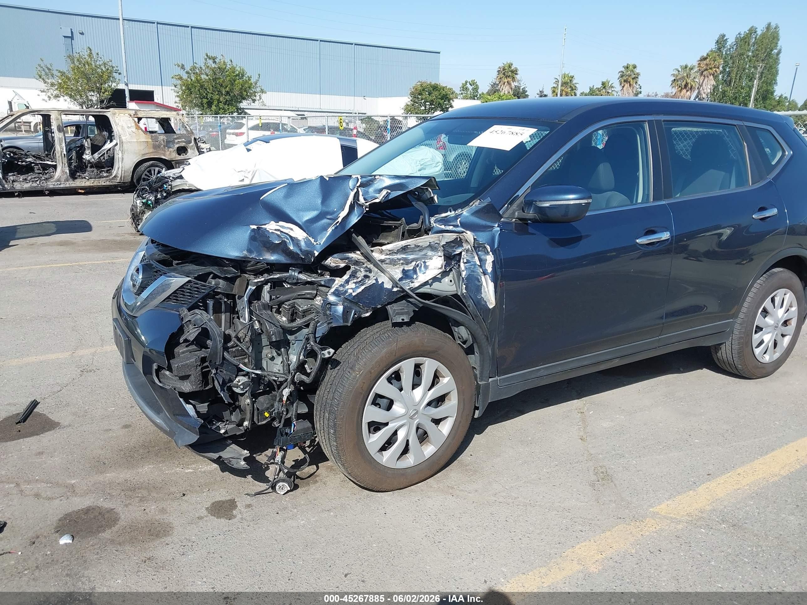 2015 Nissan Rogue S Blue vin: KNMAT2MV9FP564355
