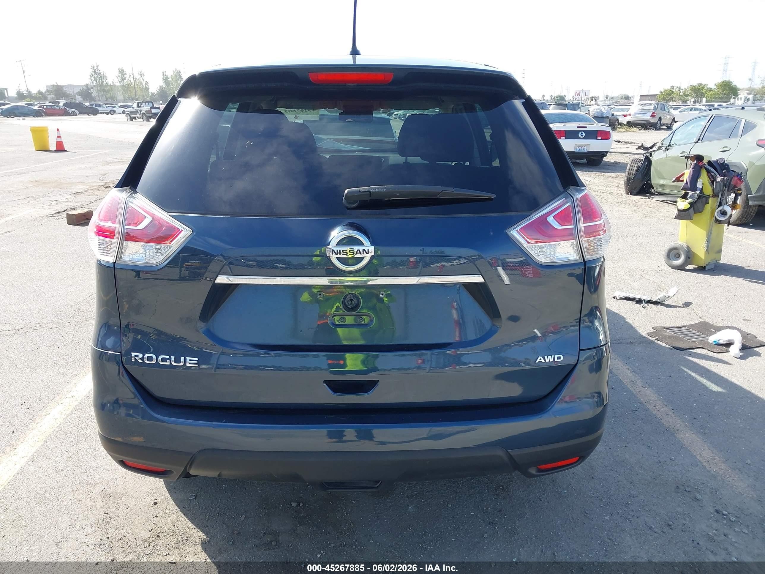2015 Nissan Rogue S Blue vin: KNMAT2MV9FP564355