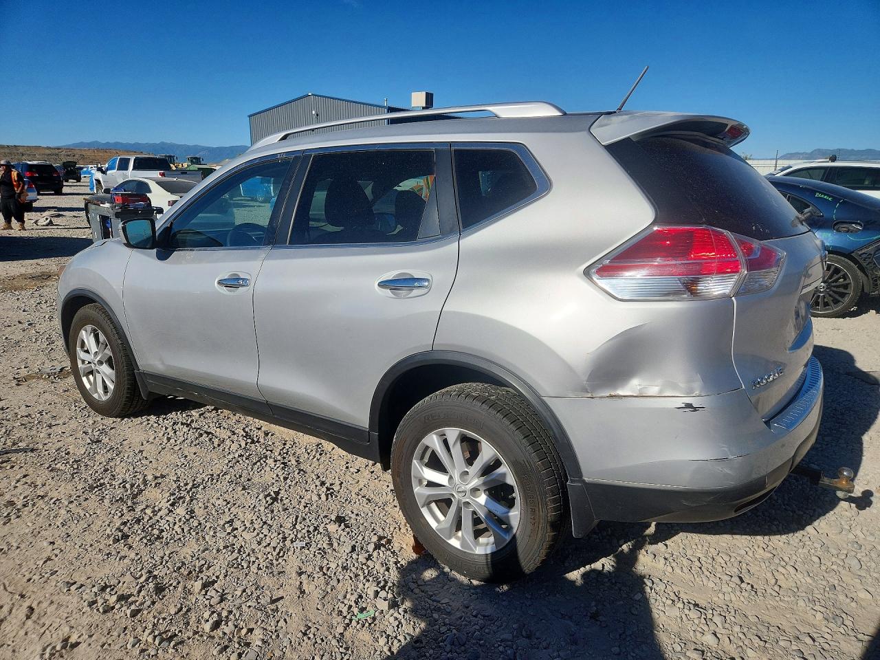 2015 Nissan Rogue Sv Silver vin: KNMAT2MV9FP569880