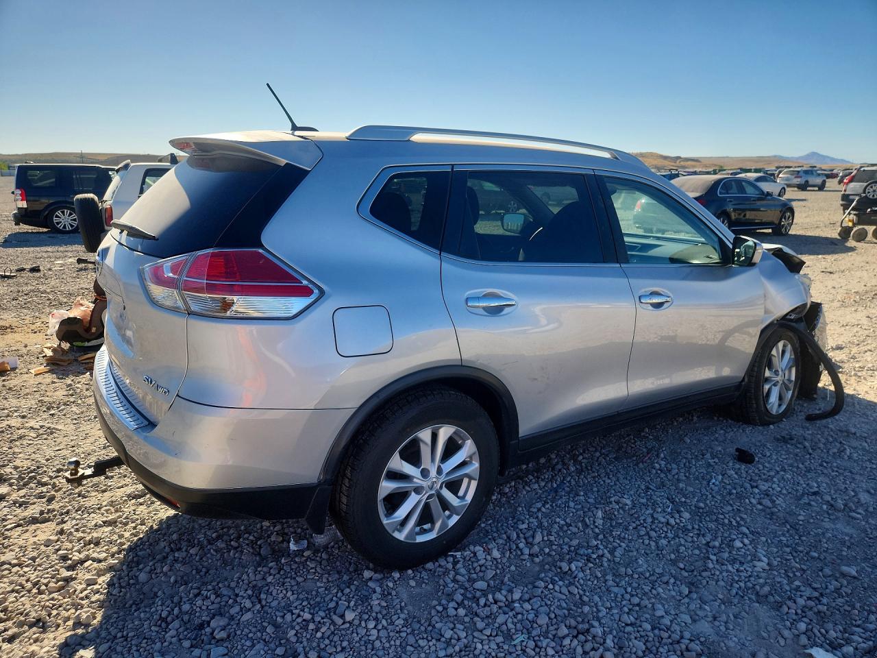 2015 Nissan Rogue Sv Silver vin: KNMAT2MV9FP569880