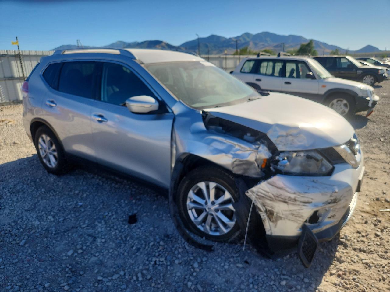 2015 Nissan Rogue Sv Silver vin: KNMAT2MV9FP569880