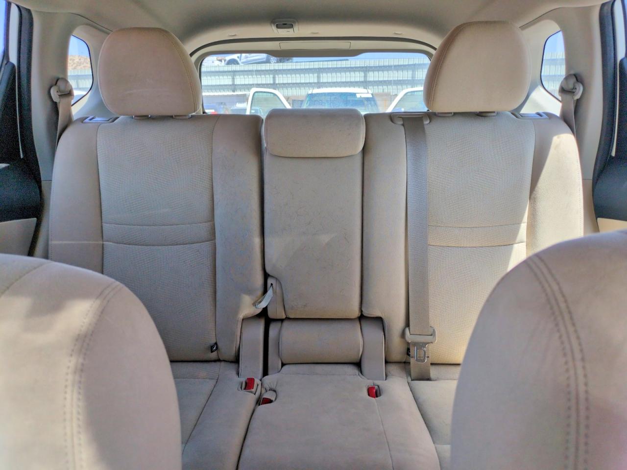 2015 Nissan Rogue S White vin: KNMAT2MV9FP580135