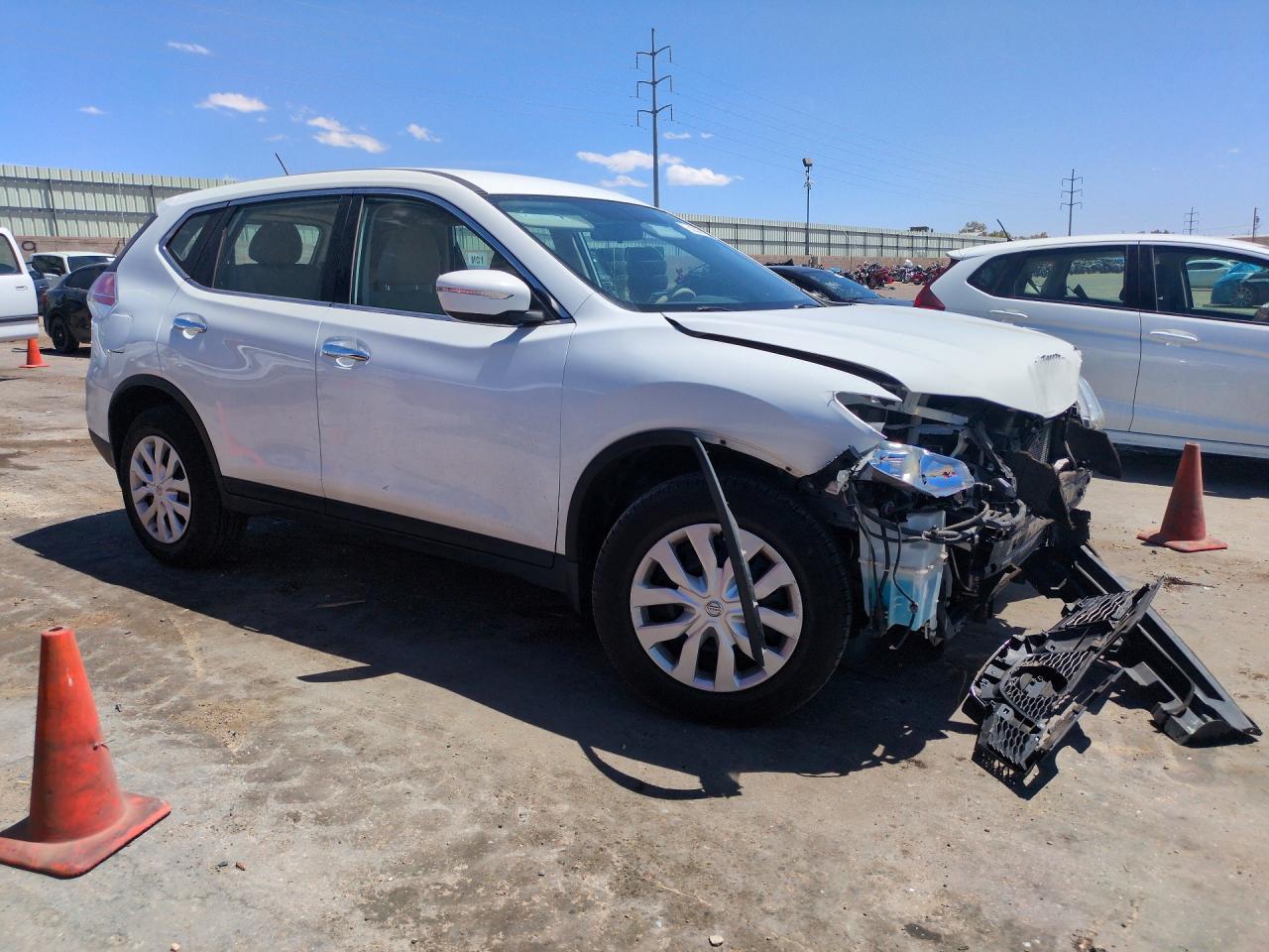 2015 Nissan Rogue S White vin: KNMAT2MV9FP580135