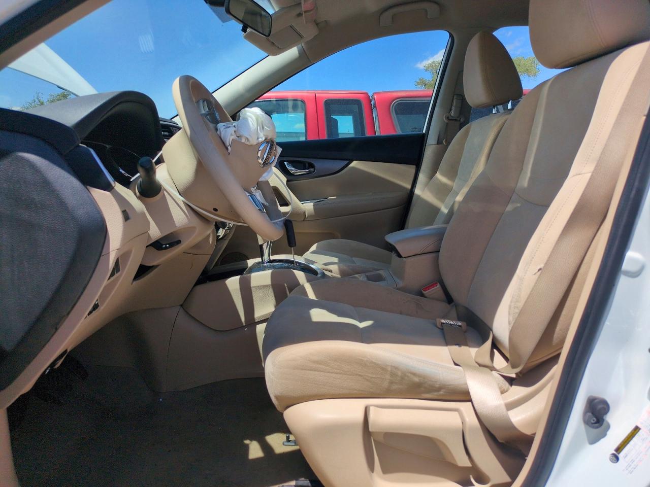 2015 Nissan Rogue S White vin: KNMAT2MV9FP580135