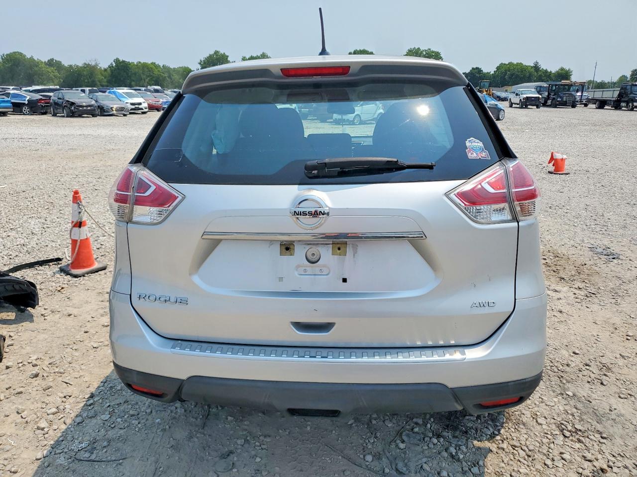 2015 Nissan Rogue S Silver vin: KNMAT2MV9FP591460