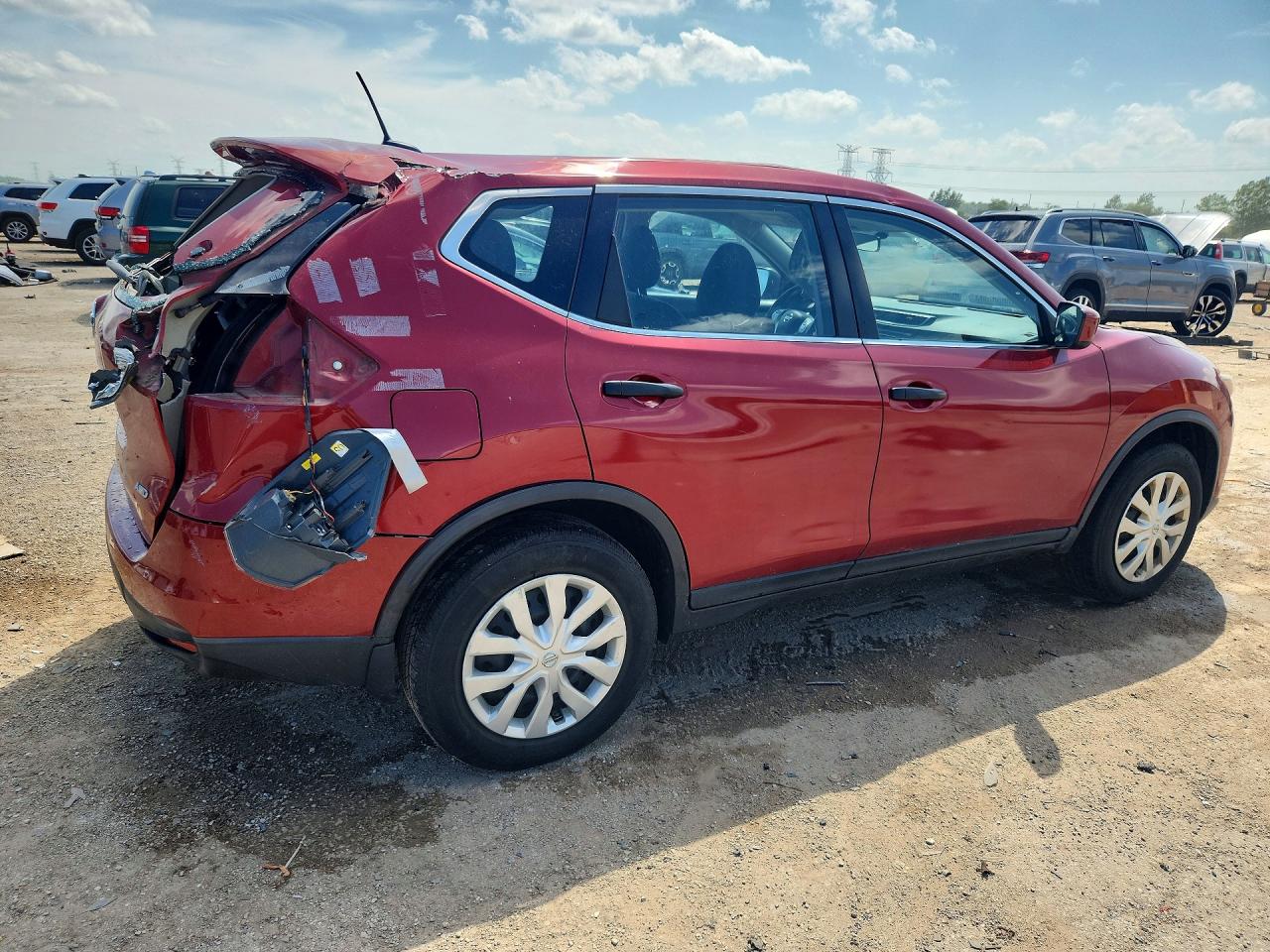 2016 Nissan Rogue S Красный vin: KNMAT2MV9GP638360
