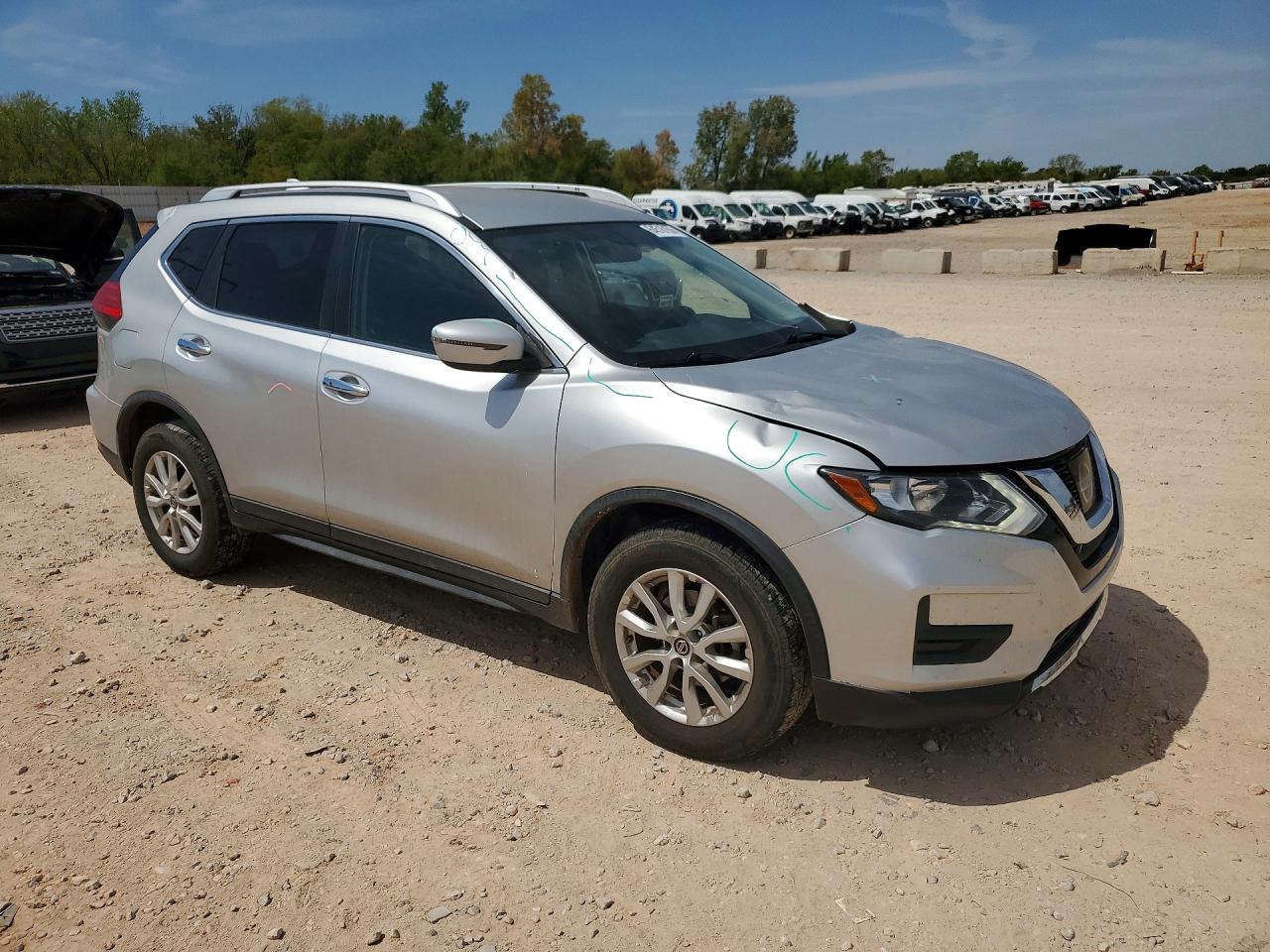 2017 Nissan Rogue Sv Silver vin: KNMAT2MV9HP540799