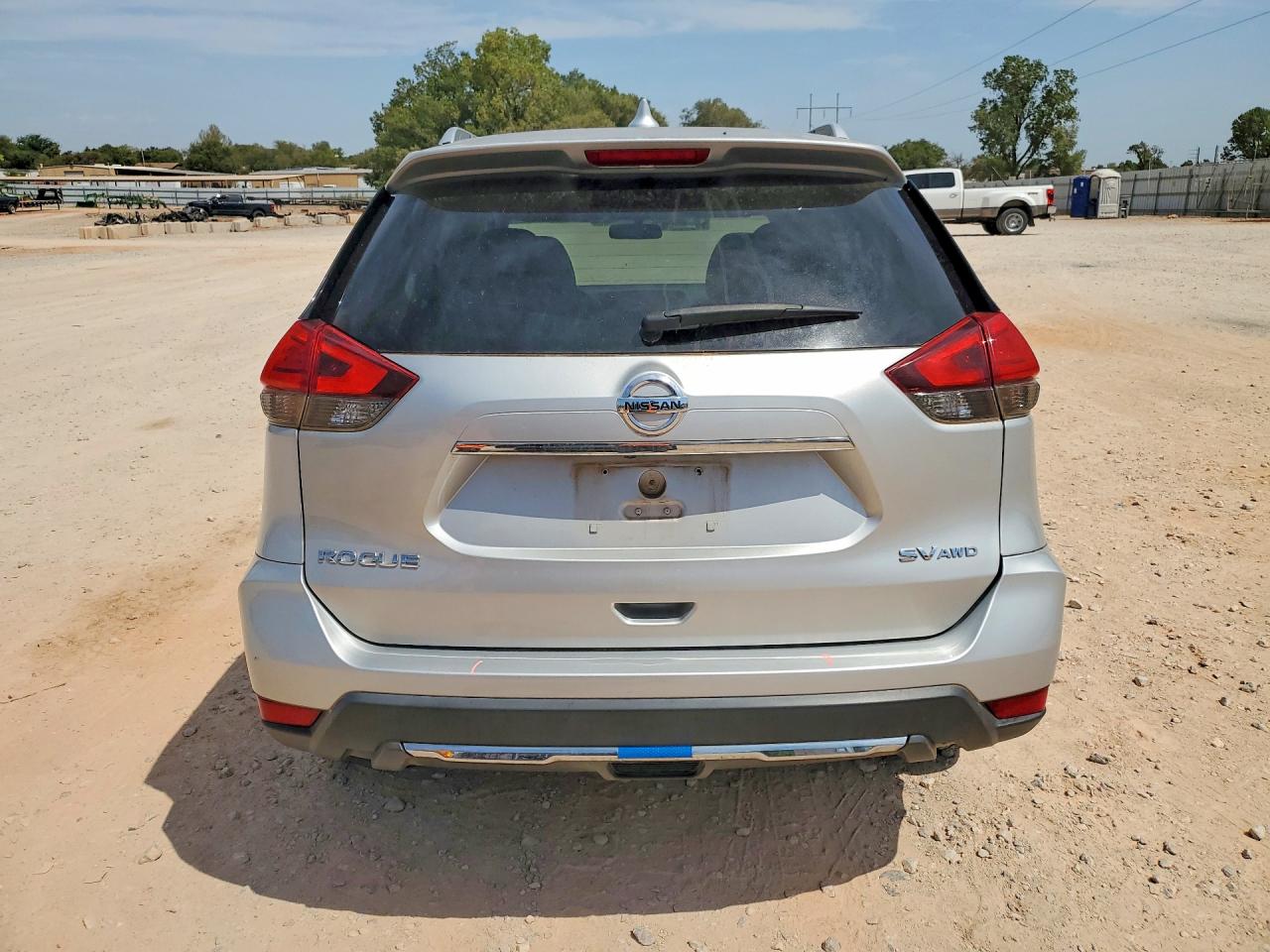 2017 Nissan Rogue Sv Silver vin: KNMAT2MV9HP540799