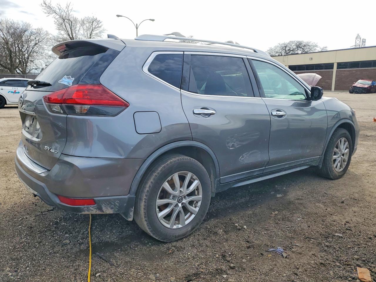 2018 Nissan Rogue Sv Серый vin: KNMAT2MV9JP556278