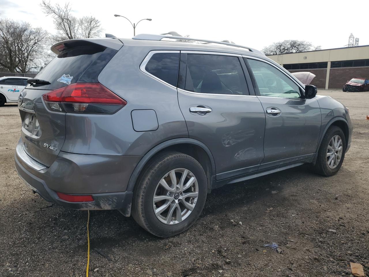 2018 Nissan Rogue Sv Серый vin: KNMAT2MV9JP556278 Damage: Right Qtr Panel, Dent(S) W/ Paint Dmg, 2 To 3 Inches