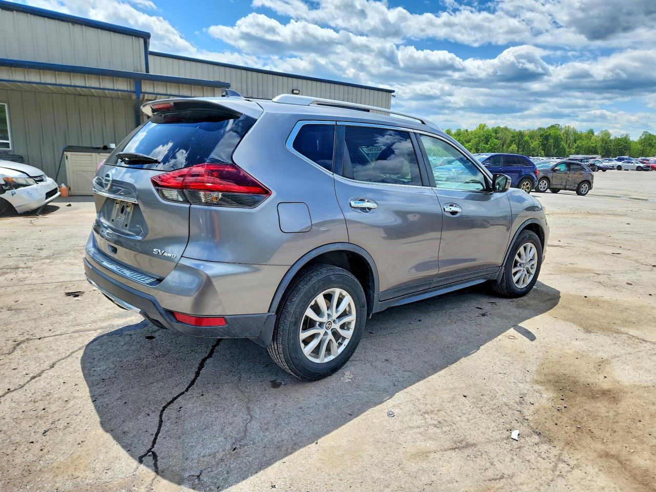 2018 Nissan Rogue Sv Серый vin: KNMAT2MV9JP615698