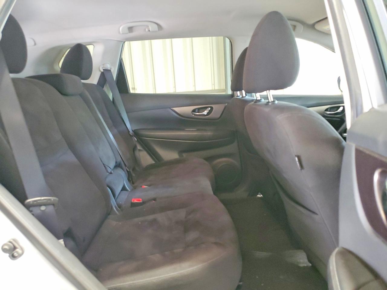 2015 Nissan Rogue Sv Silver vin: KNMAT2MVXFP500485