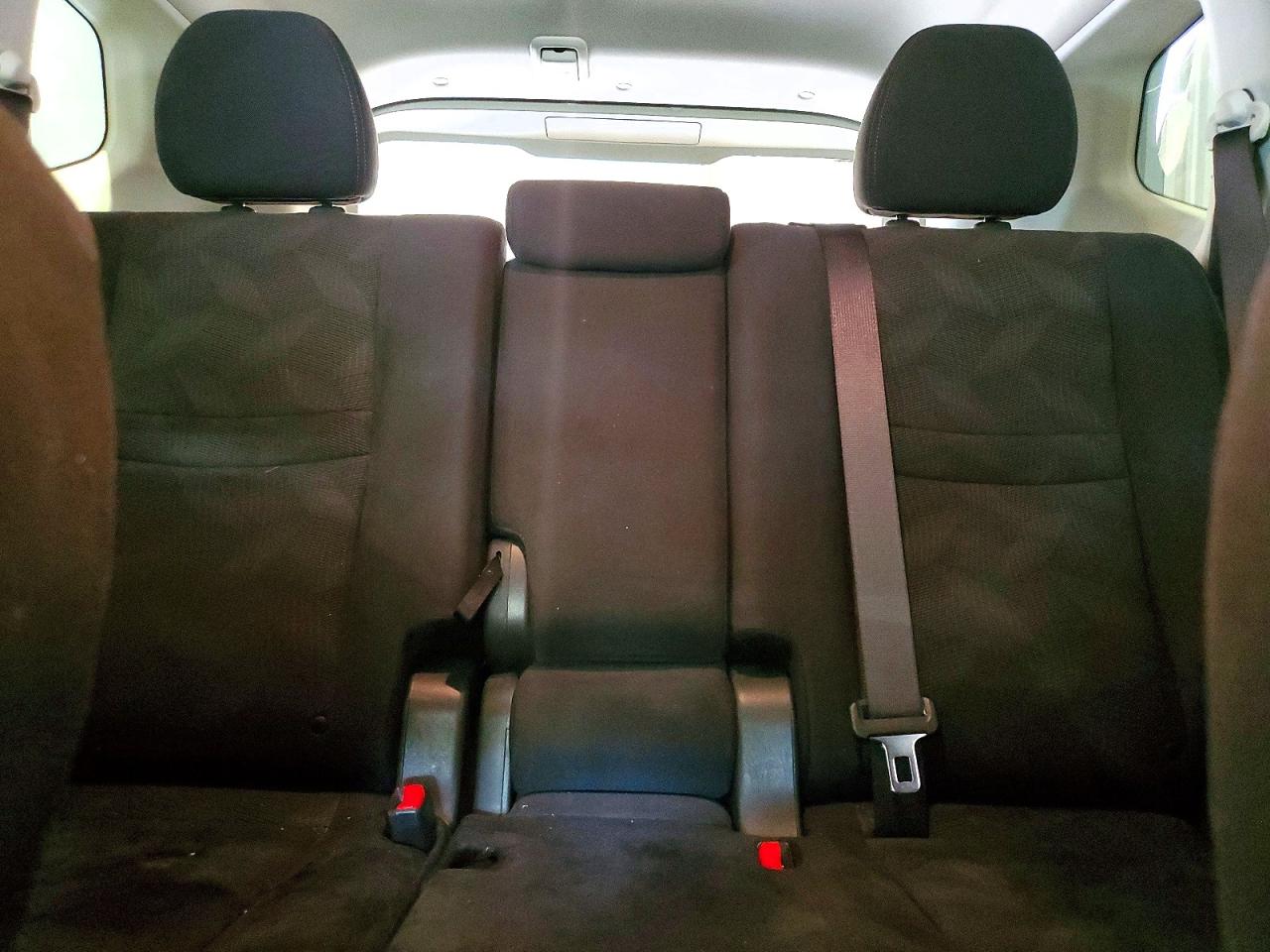 2015 Nissan Rogue Sv Silver vin: KNMAT2MVXFP500485