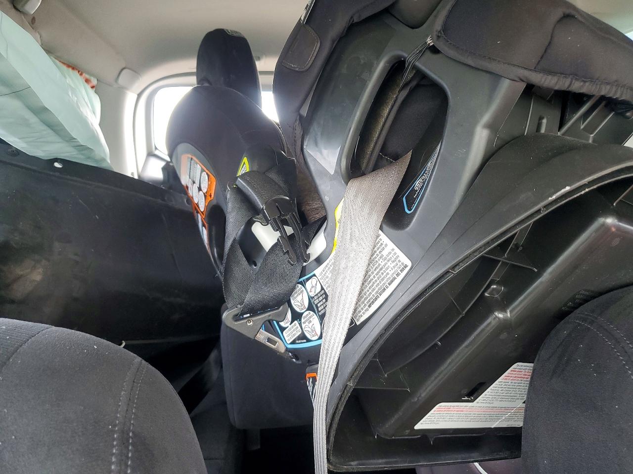 2015 Nissan Rogue S Черный vin: KNMAT2MVXFP502737