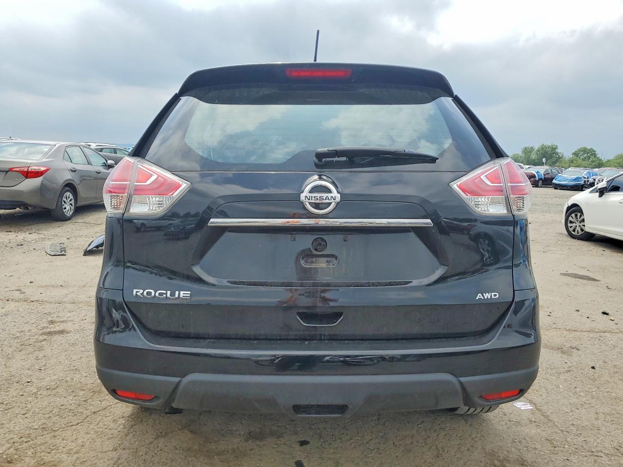 2015 Nissan Rogue S Черный vin: KNMAT2MVXFP502737