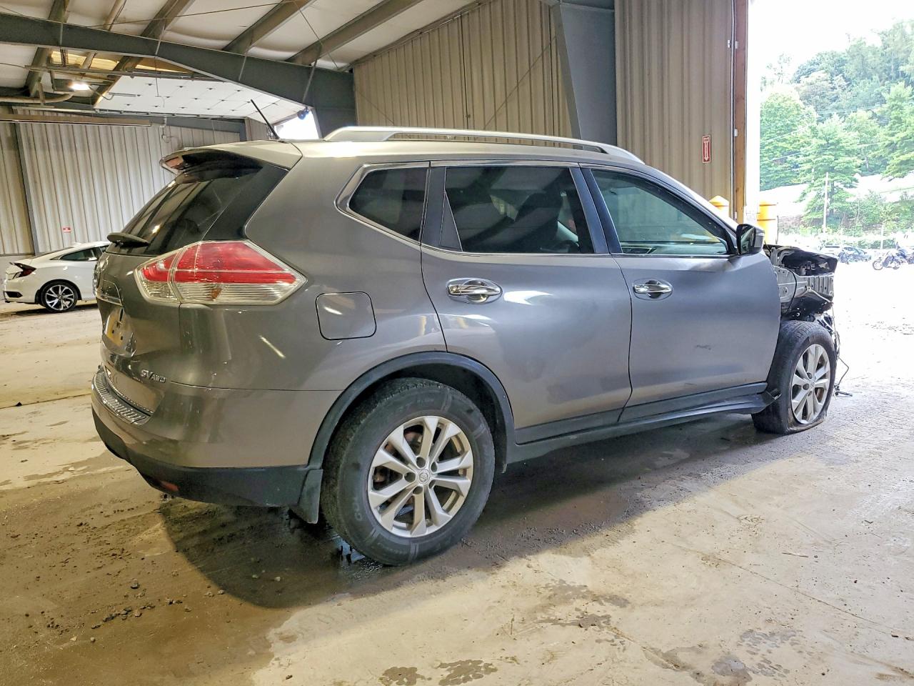 2015 Nissan Rogue Sv Silver vin: KNMAT2MVXFP508781