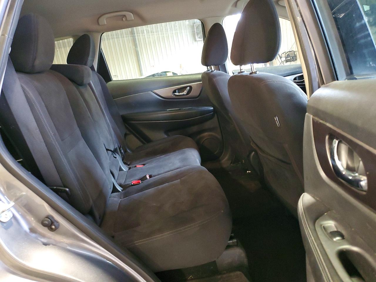 2015 Nissan Rogue Sv Silver vin: KNMAT2MVXFP508781