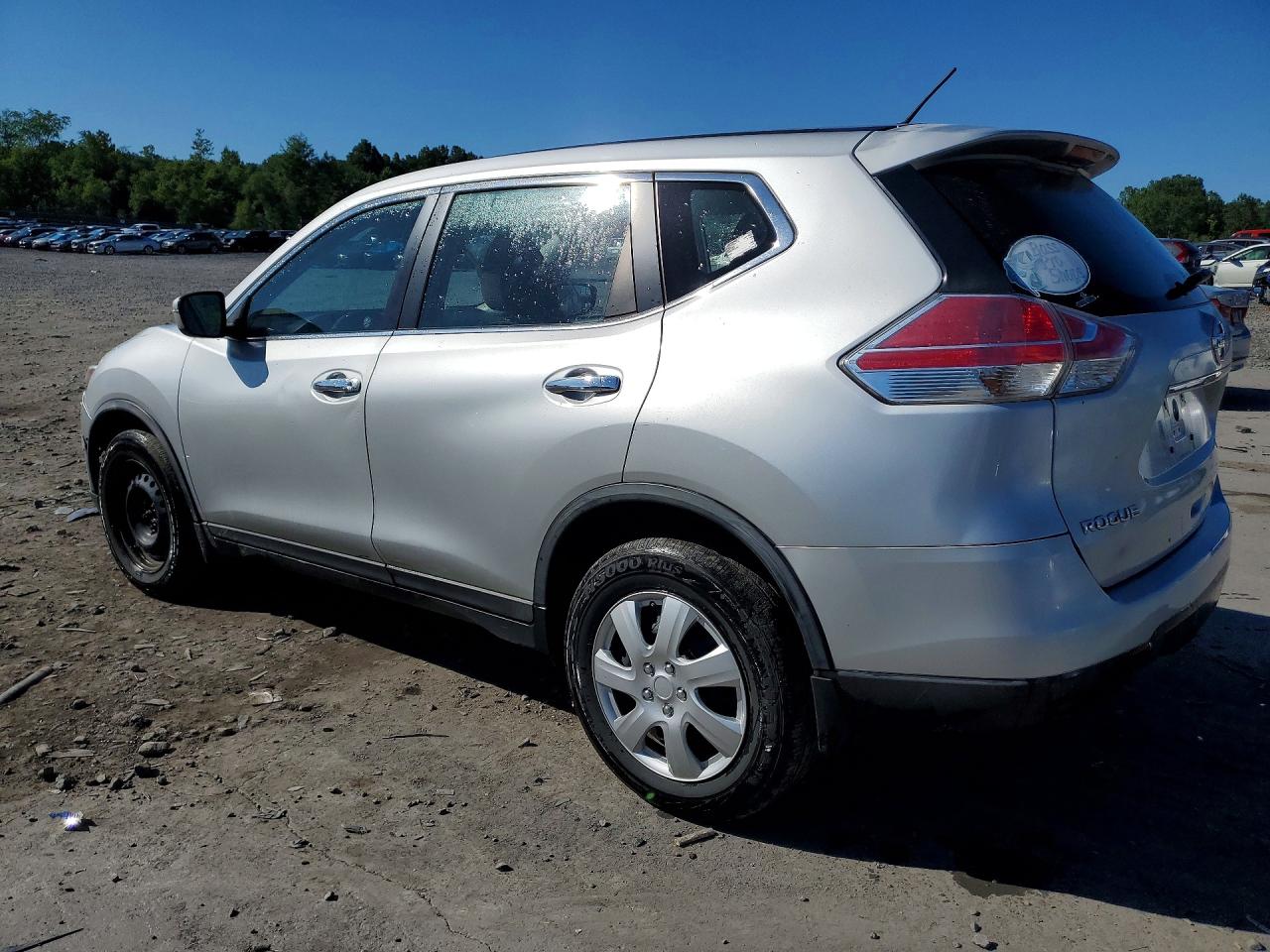 2015 Nissan Rogue S Silver vin: KNMAT2MVXFP514046