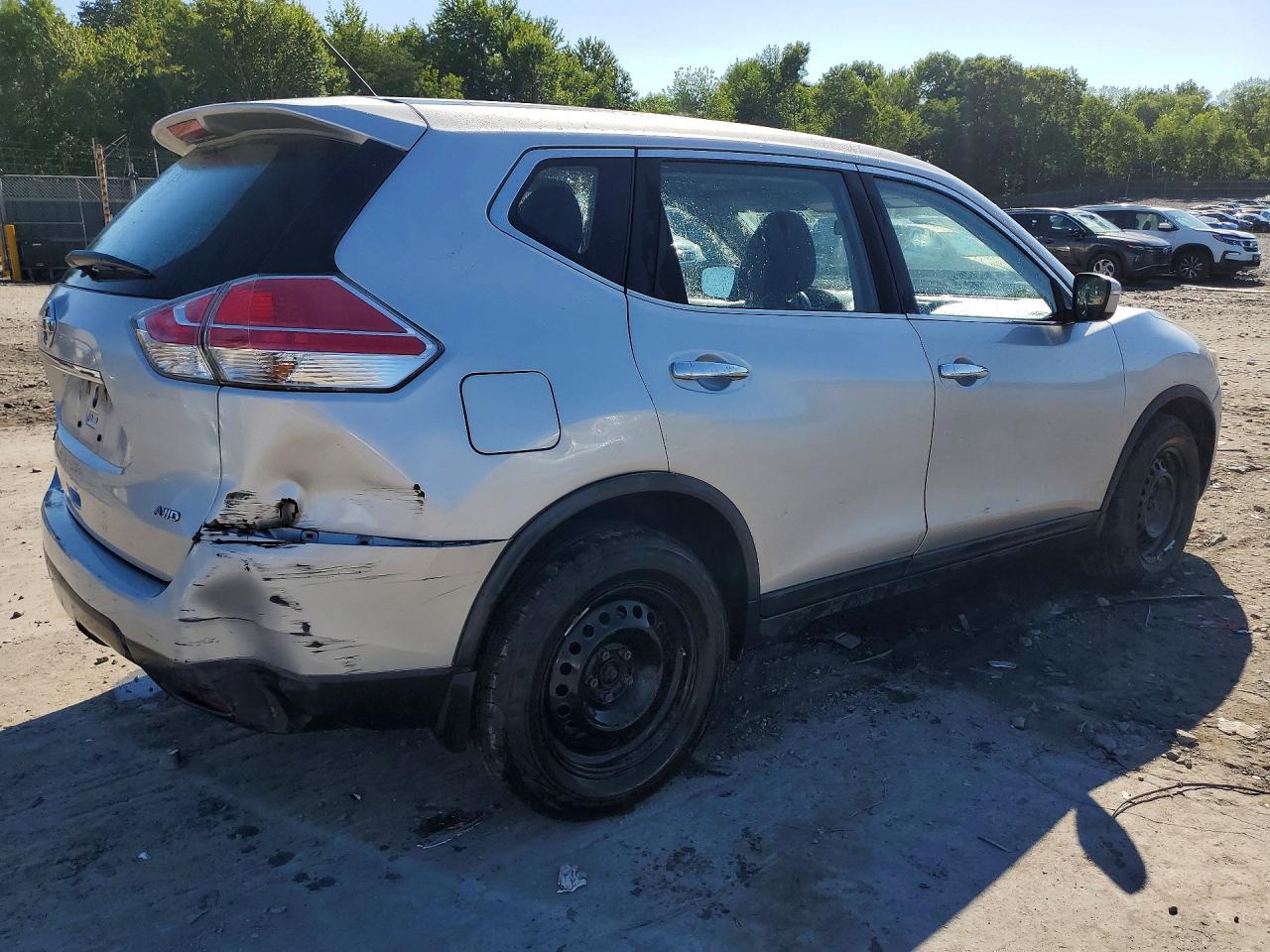 2015 Nissan Rogue S Silver vin: KNMAT2MVXFP514046