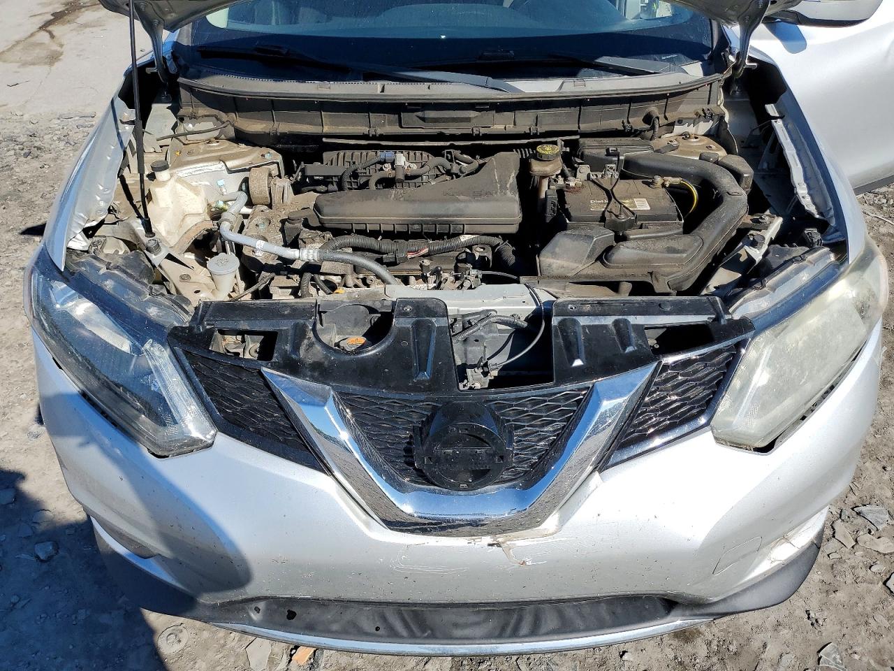 2015 Nissan Rogue S Silver vin: KNMAT2MVXFP514046