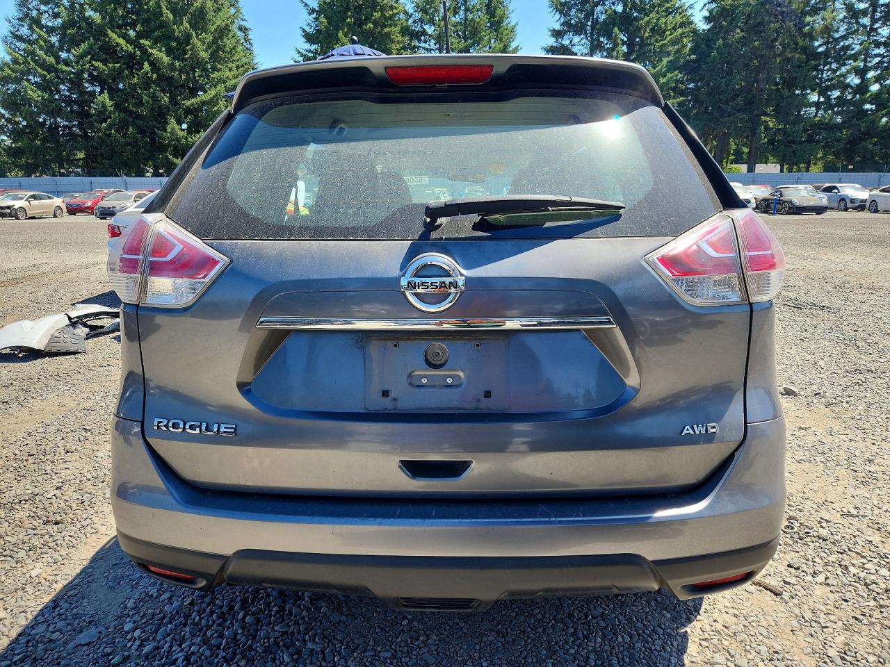 2015 Nissan Rogue S Silver vin: KNMAT2MVXFP514905