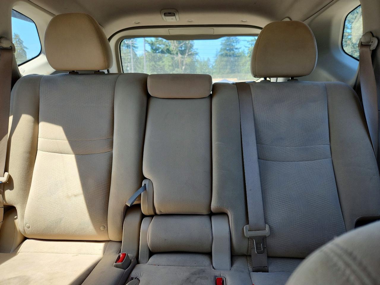 2015 Nissan Rogue S Silver vin: KNMAT2MVXFP514905