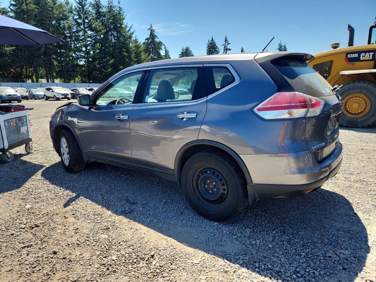 2015 Nissan Rogue S Silver vin: KNMAT2MVXFP514905