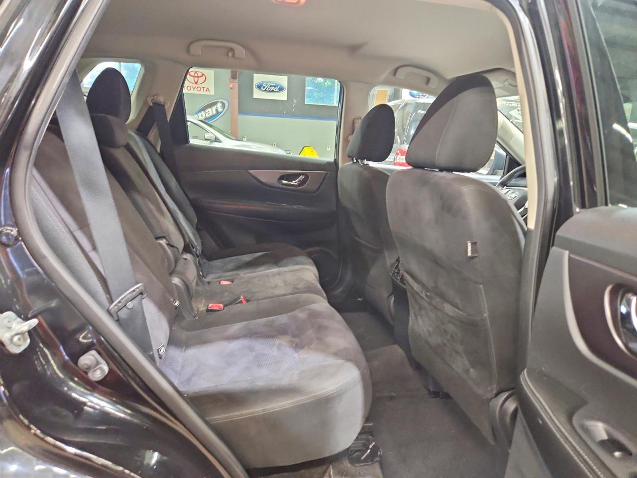 2015 Nissan Rogue Sv Black vin: KNMAT2MVXFP520977