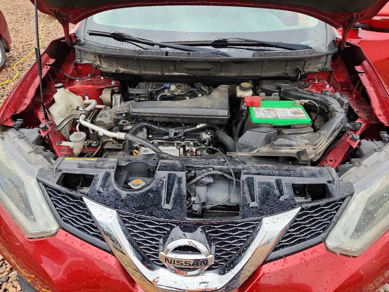 2015 Nissan Rogue S Red vin: KNMAT2MVXFP523992