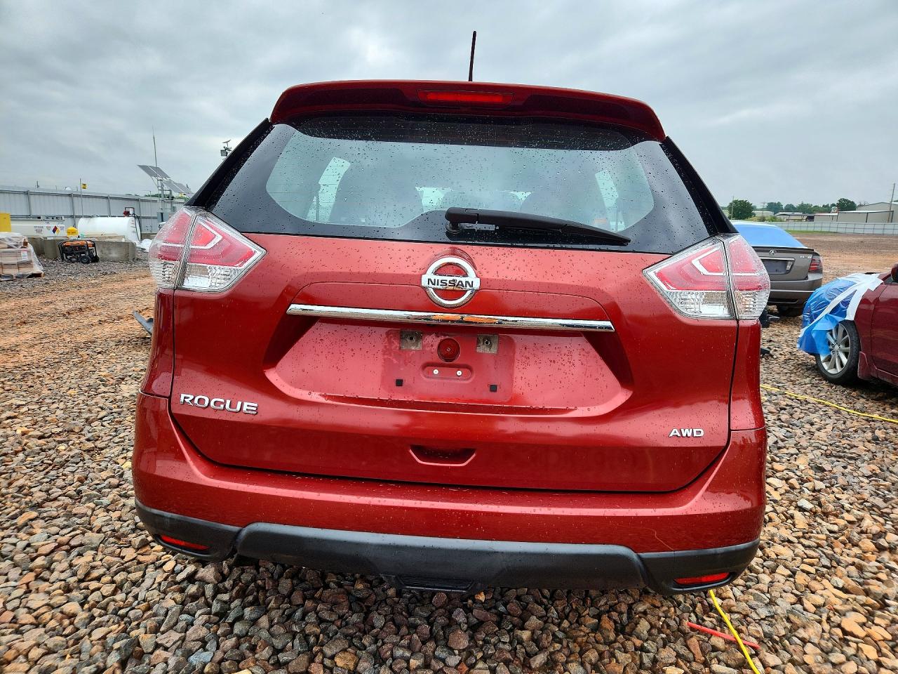 2015 Nissan Rogue S Red vin: KNMAT2MVXFP523992
