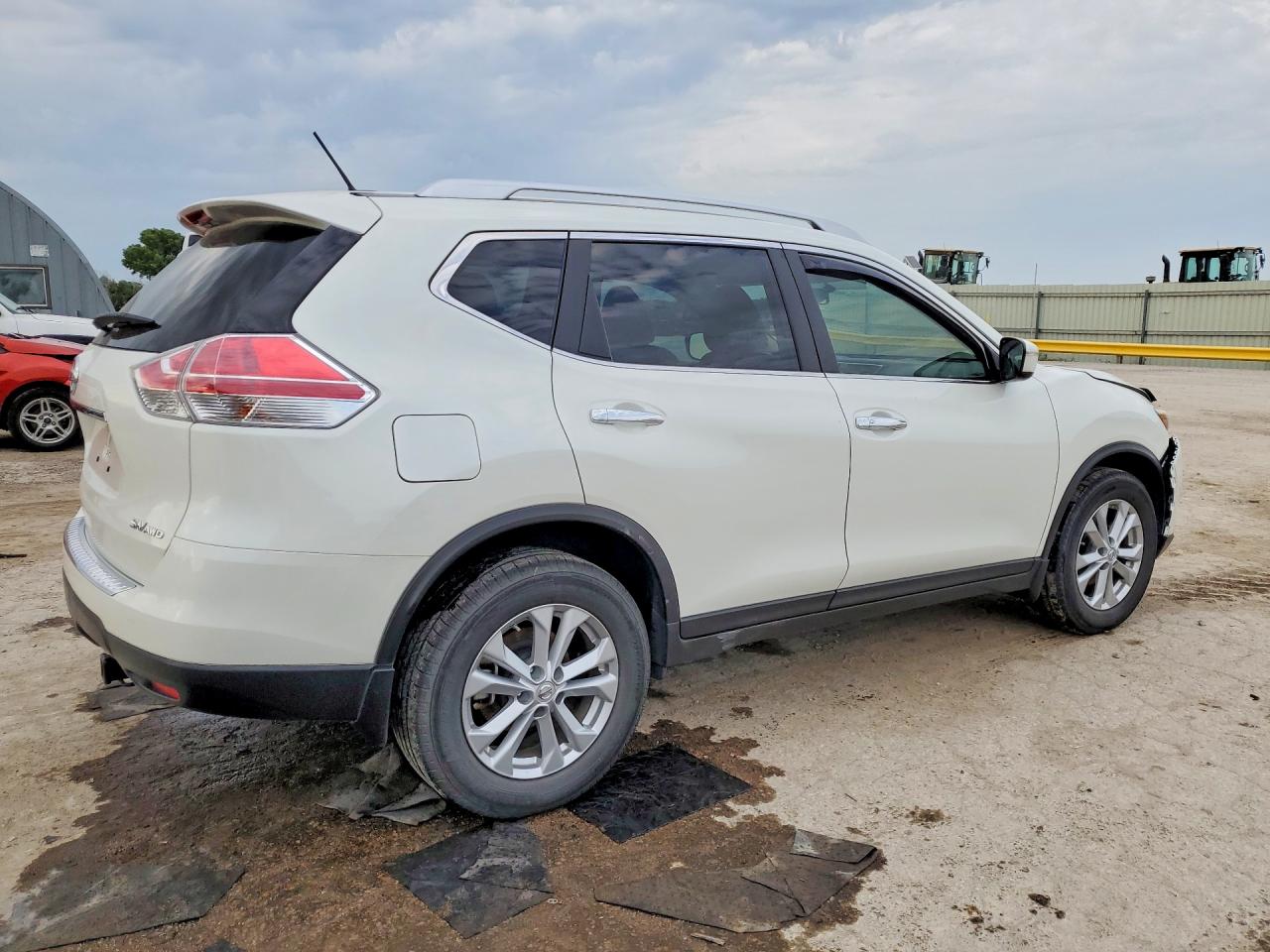 2015 Nissan Rogue S Белый vin: KNMAT2MVXFP534670