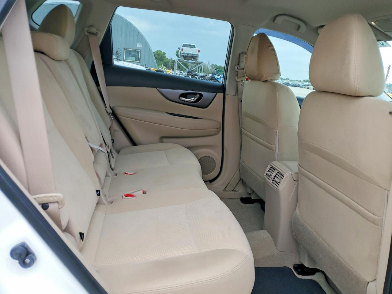 2015 Nissan Rogue S Белый vin: KNMAT2MVXFP534670