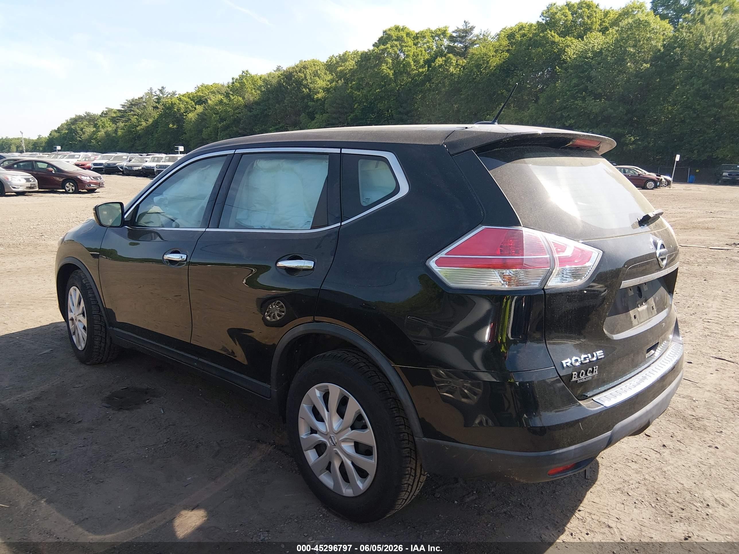 2015 Nissan Rogue S Черный vin: KNMAT2MVXFP538136