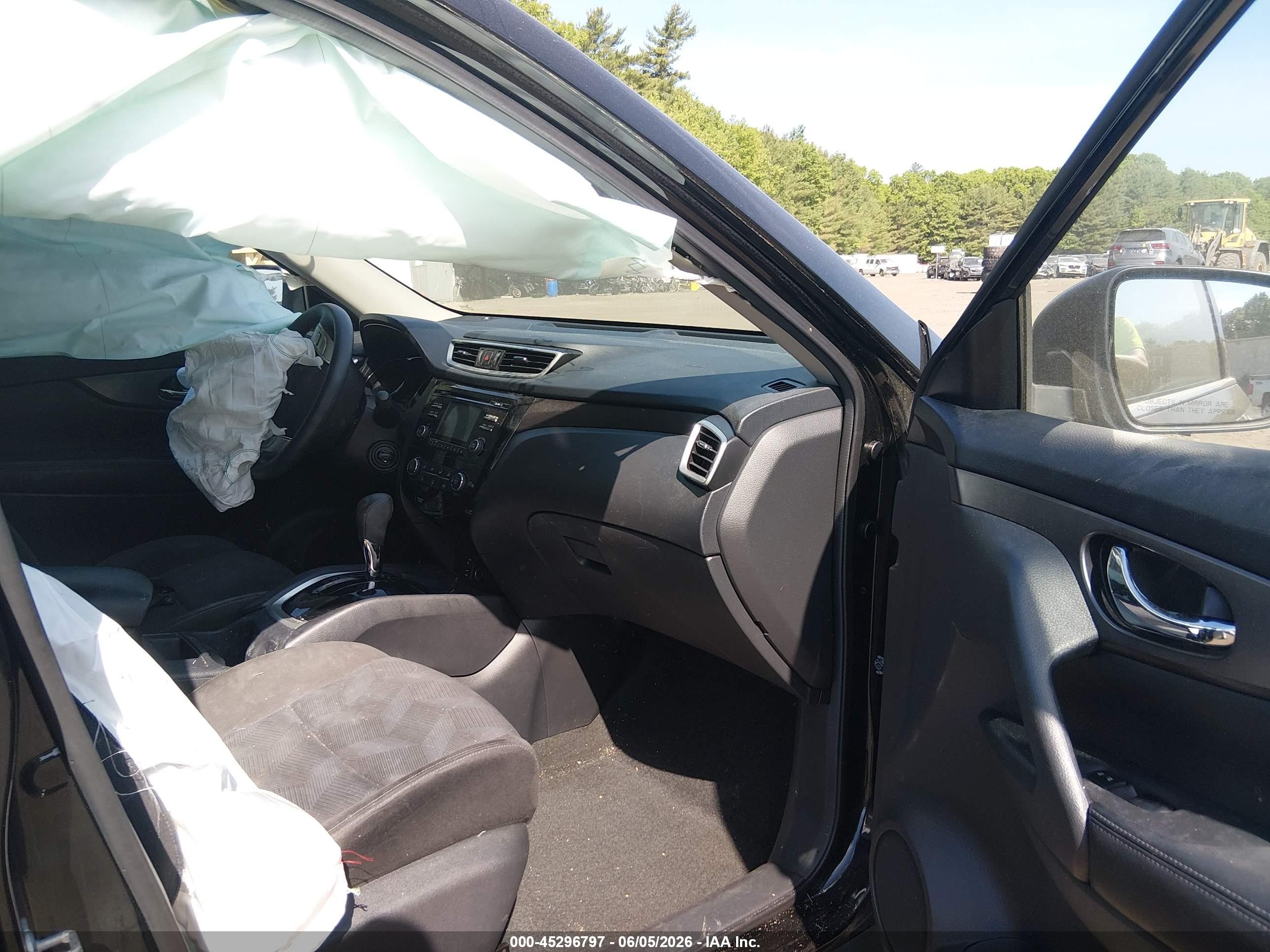 2015 Nissan Rogue S Черный vin: KNMAT2MVXFP538136