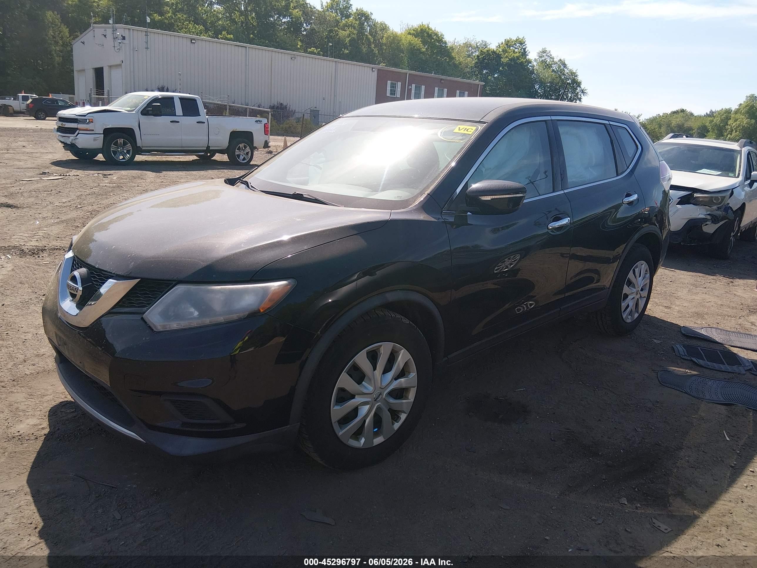 2015 Nissan Rogue S Черный vin: KNMAT2MVXFP538136