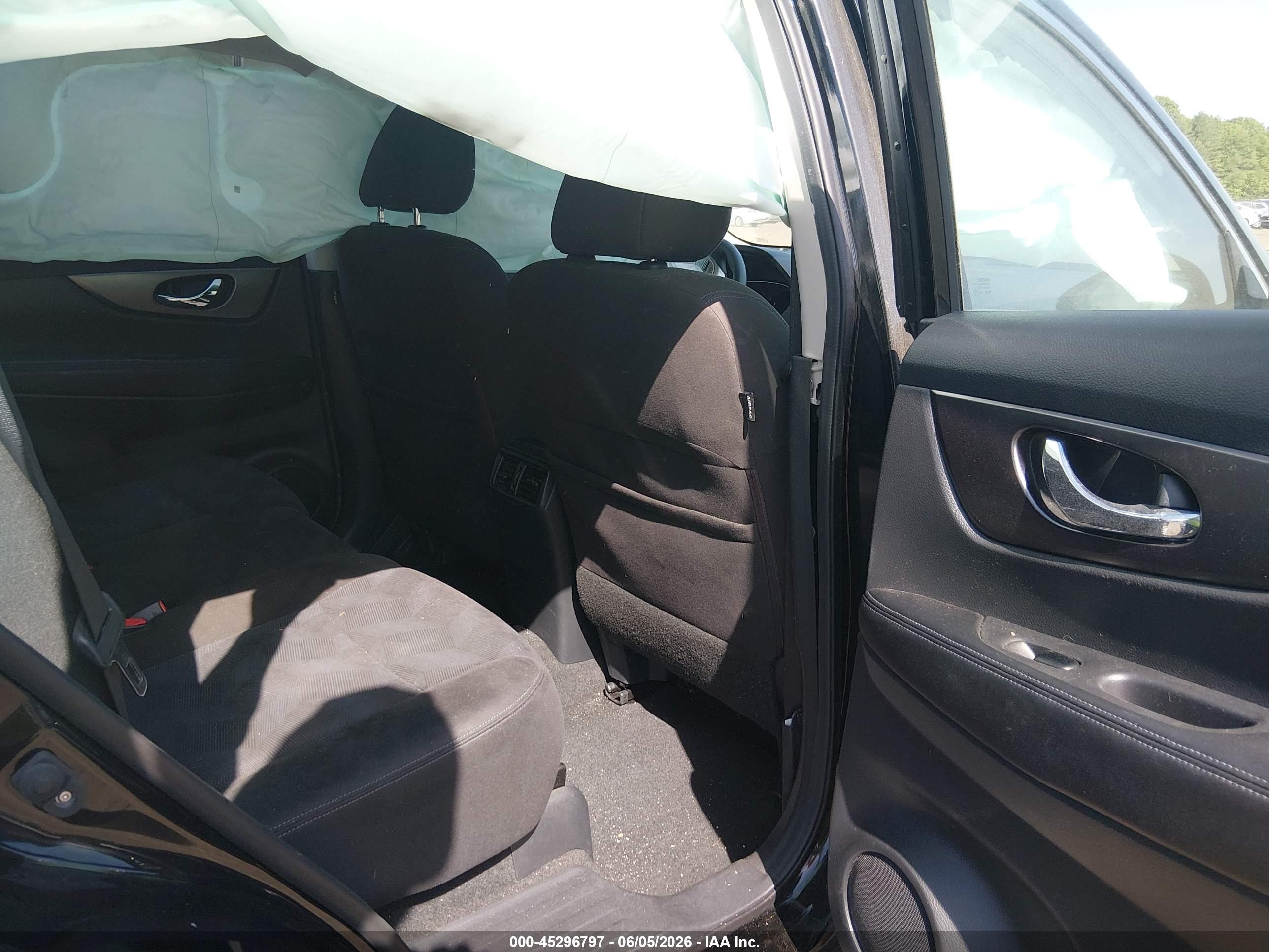 2015 Nissan Rogue S Черный vin: KNMAT2MVXFP538136