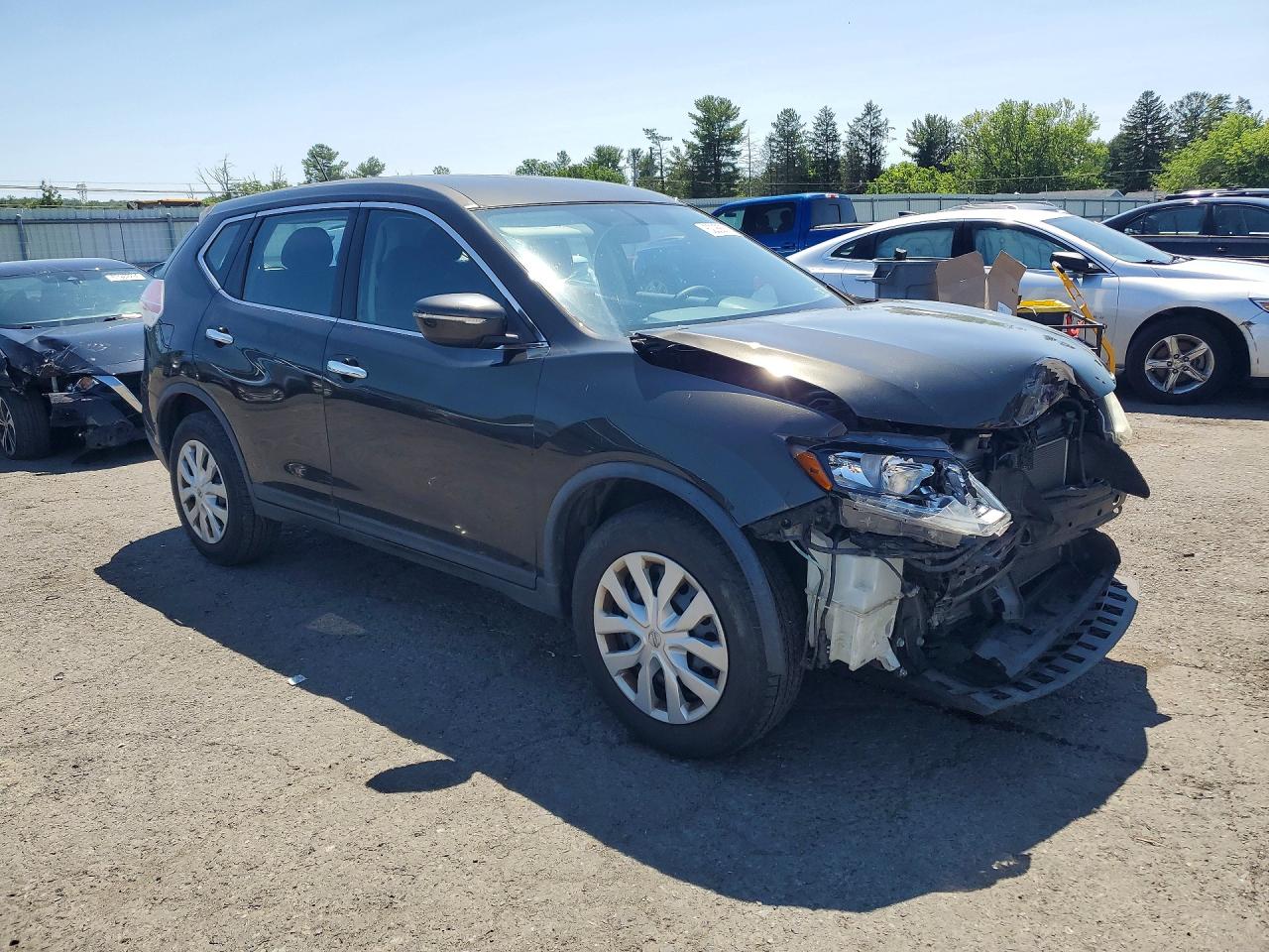 2015 Nissan Rogue S Green vin: KNMAT2MVXFP543580